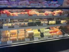 -红宝石·鲜奶小方·海派西点房(南丹店)