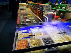 自助取餐区-大师兄酱骨火锅