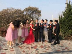 点击看大图 -觅白婚纱礼服馆