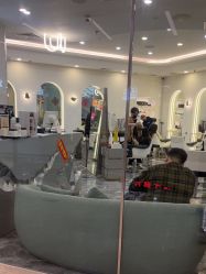 点击看大图 -八佰伴8008星级形象店