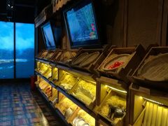 面包甜点陈列柜-云海肴·汽锅鸡·云南菜(天津国金汇店)