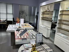 -视野联行眼镜•蔡司•依视路(温江店)