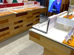 -LOOK眼镜·蔡司依视路配镜(宝山万达店)