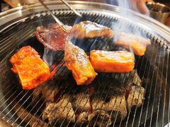 -围炉肉舍•炭烤活鳗•丹东海鲜烤肉(步行街店)