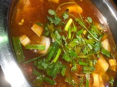 -野山舂·贵州现舂酸汤火锅(鸿通城店)