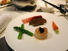香煎鹅肝黑松露带子-皇朝会.经典传统粤菜(外滩店)