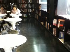 -钟书阁(松江泰晤士小镇店)