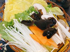 毛肚锅配菜-老何太太鹤岗小串·团建聚餐(龙华店)