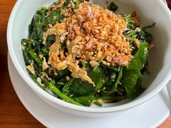 -Chom Cafe and Restaurant