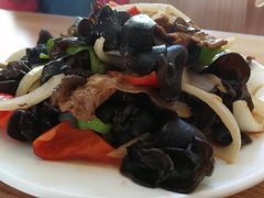 木耳炒肉-清真·伊清阁餐厅