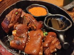 个旧烤猪蹄-云海肴·汽锅鸡·云南菜(苏州中心店)
