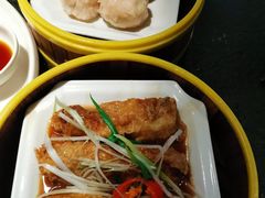鲜虾流心烧麦-蝴蝶里·粤菜·点心(龙湖天街&滨江店)