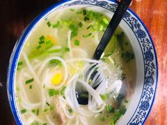 -老国贸云南传统过桥米线(滇池店)