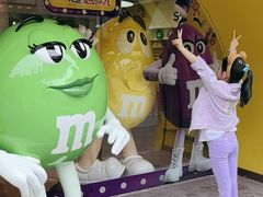 -m豆巧克力世界(上海世茂广场店)