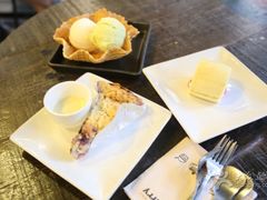 -莓园冰淇淋店