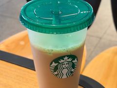 -星巴克臻选(上海中环广场2F店)