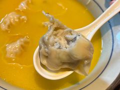金汤黄鱼馄饨-蟹黄鱼·楼上面馆(外滩中央旗舰店)