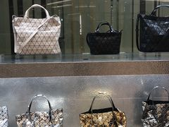 -三宅一生 (阪急梅田本店)