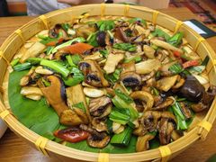 -云海肴·汽锅鸡·云南代表菜(天山百盛优客店)