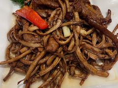 茶树菇炒肉丝-得月楼·省级非遗·传统苏帮菜(观前店)