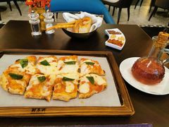 -卡佩罗意大利餐厅及酒吧Al Cappello Trattoria