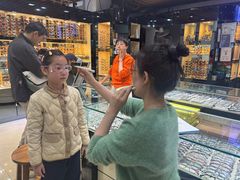 -三叶眼镜城批发市场(上海火车站店)