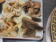 -小志家.野生菌鲜切牦牛肉牛杂火锅