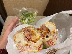 -Bánh Mì Huynh Hoa