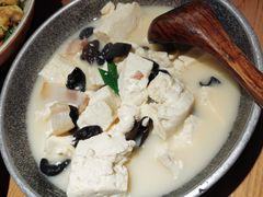 土家手掰柴火豆腐-吃饭皇帝大土家民族菜(正大广场店)
