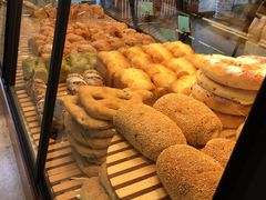 -Dough&Joe团憩(瑞虹天地月亮湾店)