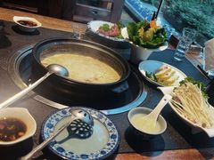 -大匠工房古船木艺术餐厅·猪肚鸡专门店(长白仙岛店)