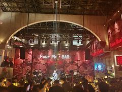 -FOUR PLAY BAR
