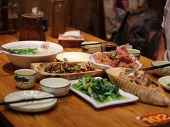 -老滇山寨•云南特色菜•地方菜•民族风情歌舞表演(金碧店)