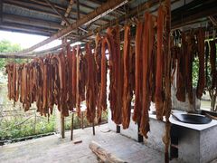 腊肉-水库河鲜村