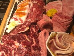 -铭牛烧肉·和牛海鲜自助(高新月牙湖店)