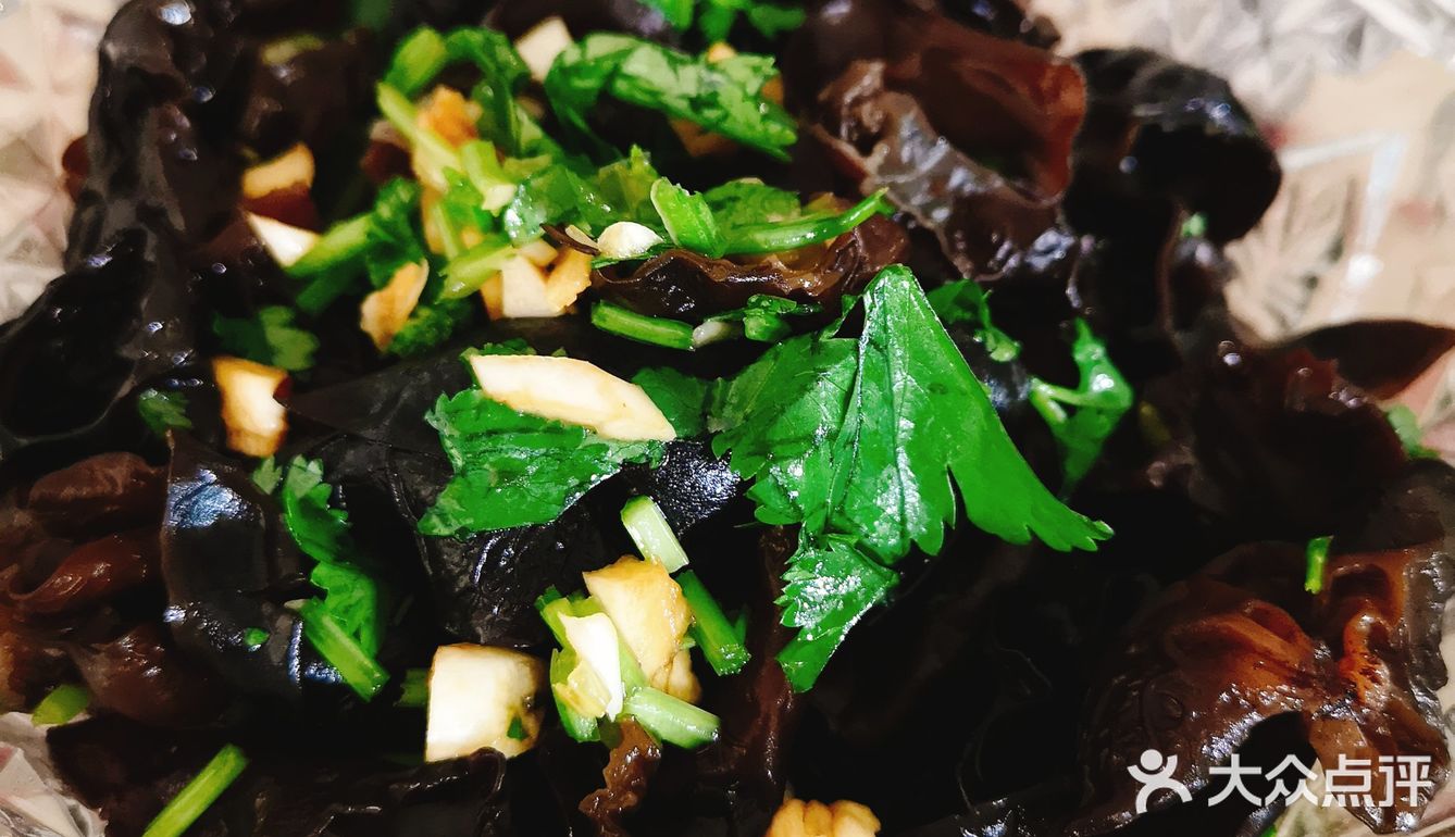 烧了满满一桌好菜招待，住家饭真的太幸福啦