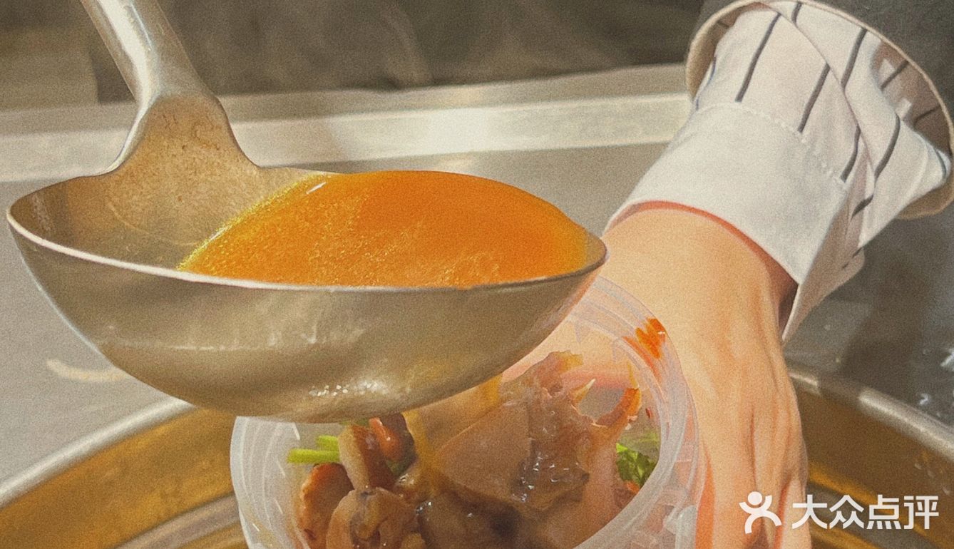 这蹄花，送我还真的就要了，来上一桶蹄花吧