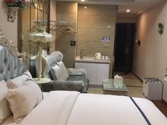 -凤凰印象公寓(深圳罗湖大剧院东门店)