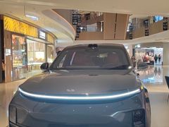 -理想汽车(世纪汇店)