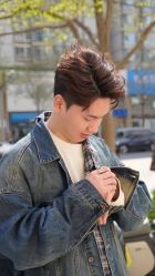-一家只做男发烫染的店