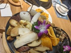 -一朵菌·野生菌探索家火锅(南亚店)