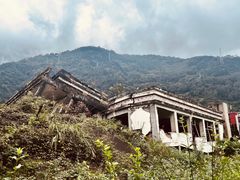 -四川汶川特大地震漩口中学遗址