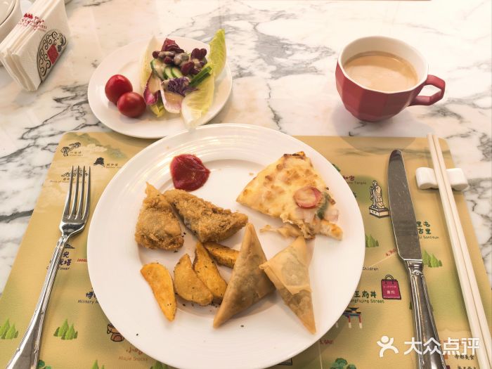 北京贵宾楼饭店 红墙咖啡厅图片