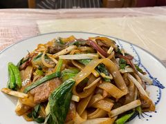 干炒牛河-李记潮汕砂锅粥(营福路店)