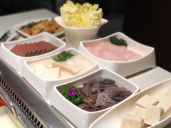 -海底捞火锅鲜切牛肉主题店(长寿路店)