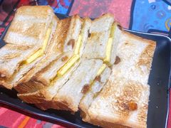 马来西亚香脆黄油提子方包（榴莲、斑孄叶、鸡蛋、炼奶）-1218 GRILL 主厨