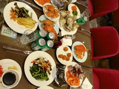 -飨食汇全日制餐厅·昆山皇冠假日酒店(九方店)