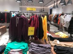 -URBAN REVIVO(西安Momopark店)