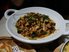 宣威小炒肉-蔼若春.传承三十年云南菜(金碧公园店)