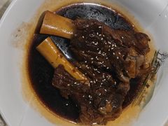 特色红烧筒子骨-顾家土菜館